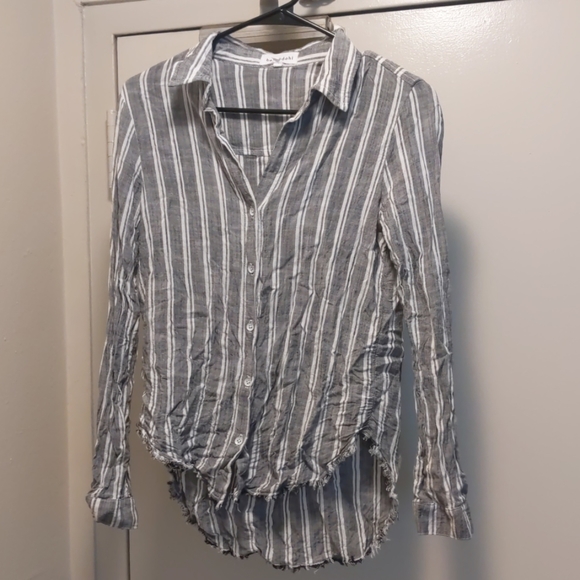 Bella Dahl Frayed Button Up Blouse SOLD - Picture 2 of 2